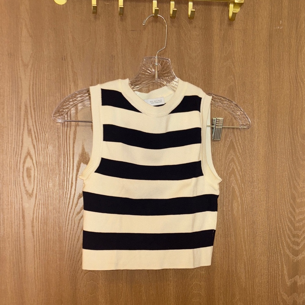 Zara Black and Cream Striped Crop Top - Picture 1 of 3